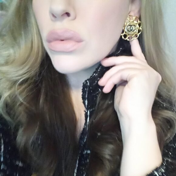 Chanel LARGE Vintage Clip On Earrings - Picture 15 of 15